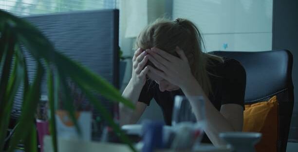 10 signs of emotionally breakdown