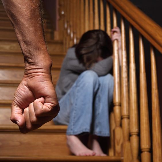 how childhood traumas affect adult relationships