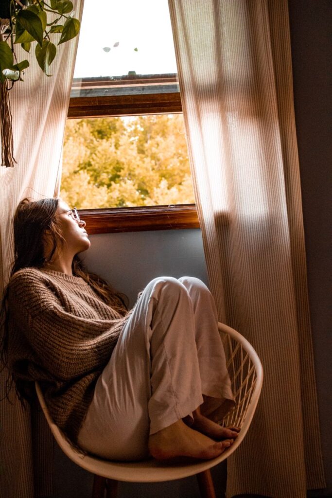 signs of emotional burnout in woman